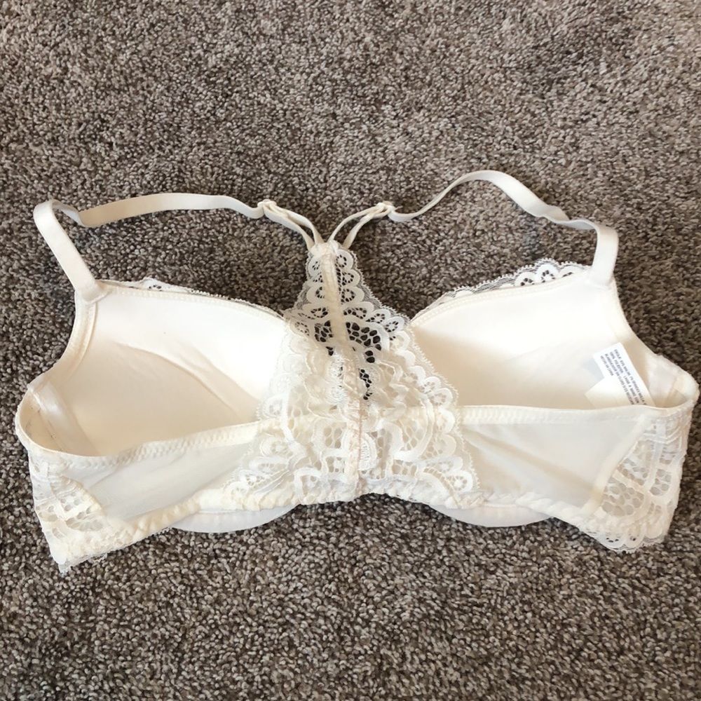Lace bra - Picture 2 of 3